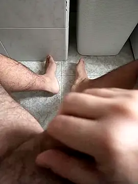 user 662 online show from December 1, 2025, 10:53 am