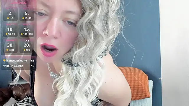 JesiaFoxi online show from February 17, 2026, 3:29 pm