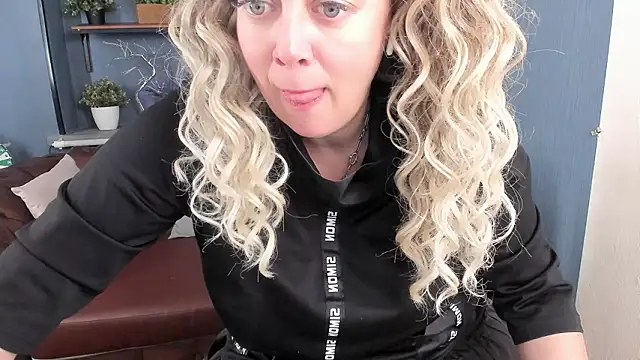 JesiaFoxi online show from March 24, 2026, 11:59 am