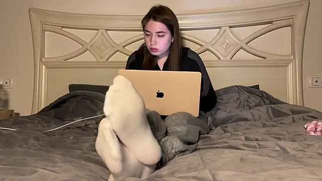 urmissalice online show from February 11, 2025, 2:24 pm