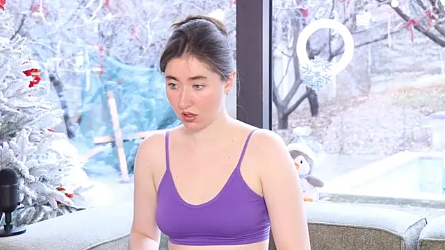 GentleSparkMay online show from December 28, 2024, 9:20 am