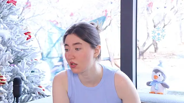 GentleSparkMay online show from December 29, 2024, 9:28 am