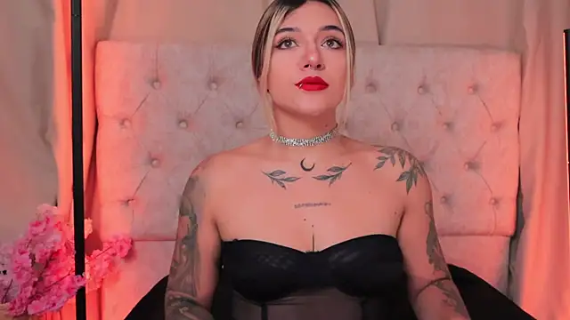 ashleyvalirya online show from February 6, 2025, 3:48 am