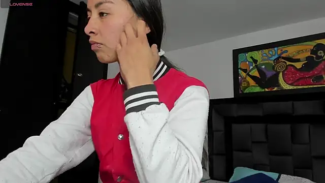 tatiana valencia online show from February 9, 2025, 1:03 pm