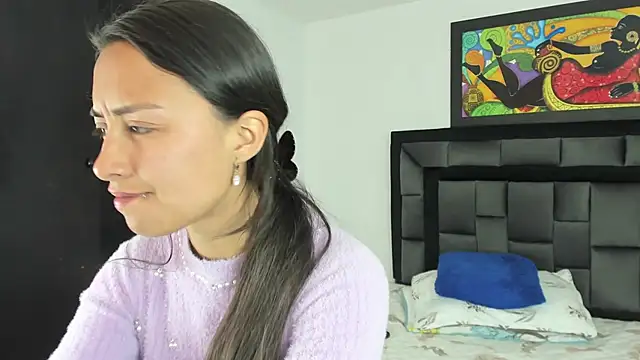 tatiana valencia online show from February 24, 2025, 6:15 pm