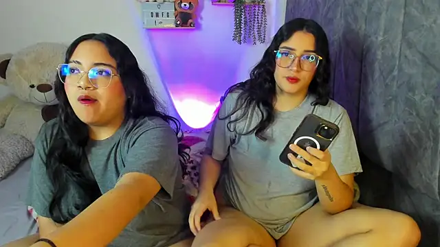 maddie-and-chelsea- online show from November 9, 2025, 10:46 am