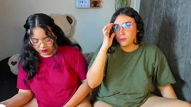 maddie-and-chelsea- online show from January 7, 2026, 5:04 pm