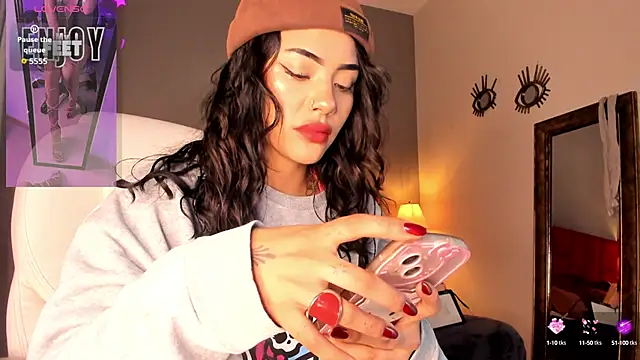 Giovanna oliveira online show from October 8, 2025, 4:43 am