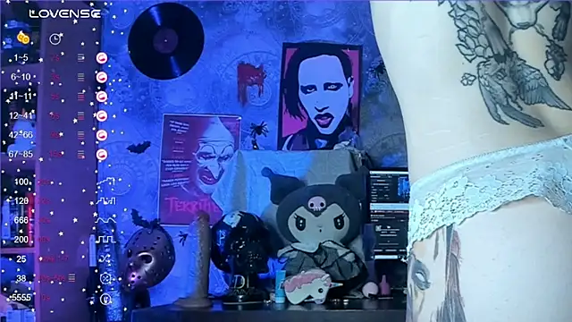 Snapshot of KuromiRacer_ chatting on October 18, 2025, 10:10 pm KuromiRacer online show from October 18, 2025, 10:10 pm