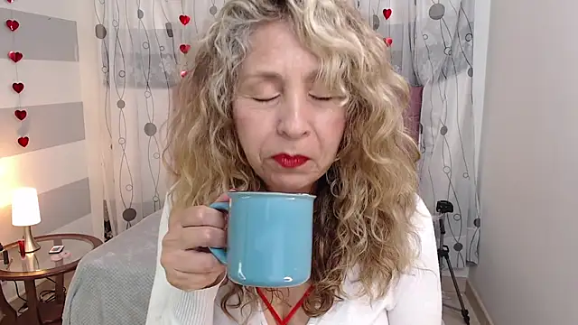 Afrodita sg online show from March 3, 2025, 6:33 pm