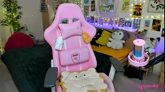 Sunny Elly online show from April 4, 2026, 6:22 am