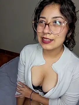 MishuColfer online show from September 13, 2025, 4:56 am