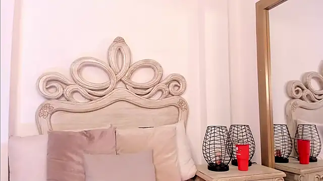 Snapshot of Victoria_vallejo_ chatting on March 8, 2025, 11:37 am Victoria vallejo  online show from March 8, 2025, 11:37 am