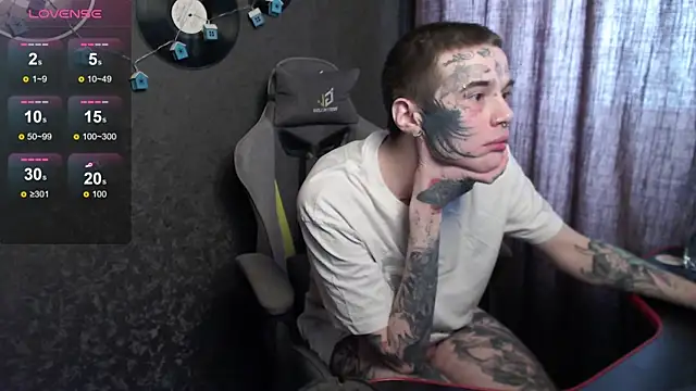 Snapshot of lonelycrystal chatting on February 28, 2025, 9:58 am lonelycrystal online show from February 28, 2025, 9:58 am