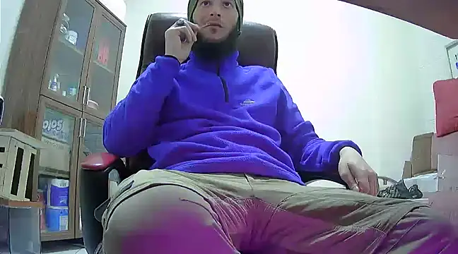 hardbigcock16 online show from February 14, 2025, 7:07 am