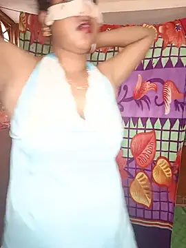 juhi06 online show from June 10, 2026, 2:23 am