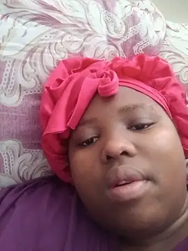 queenxdede online show from May 14, 2026, 2:24 pm