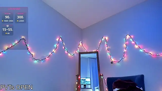 Peaches N Kreme online show from December 1, 2025, 3:33 am