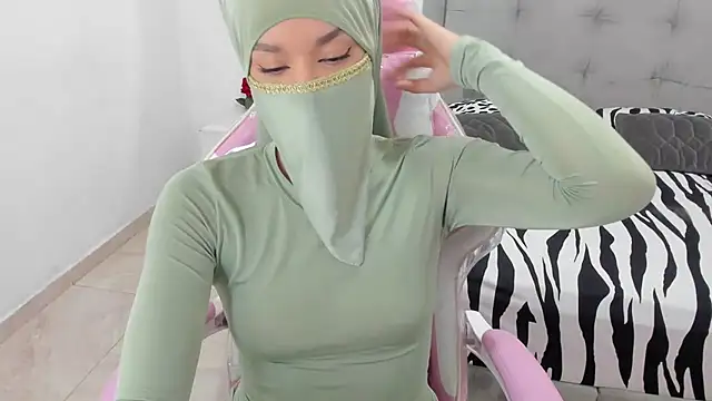 Hanaa latif online show from December 20, 2024, 3:42 pm