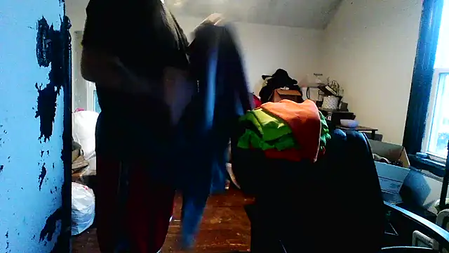 slickwill123 online show from April 4, 2026, 1:19 pm