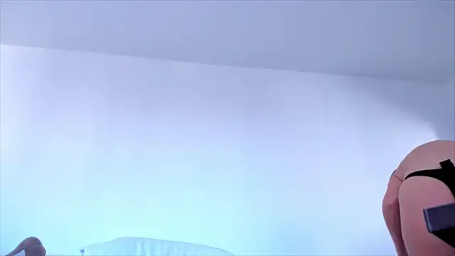 hornyemma   online show from January 13, 2025, 9:30 am