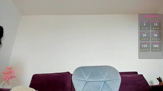 hornyemma   online show from November 18, 2025, 9:14 am