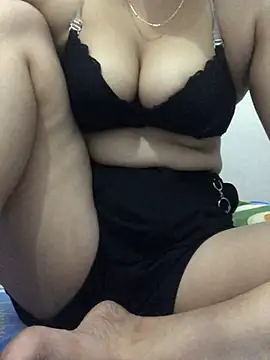 Snapshot of Lona_Lina chatting on February 6, 2025, 12:48 pm Lona Lina online show from February 6, 2025, 12:48 pm