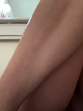 Snapshot of hotNReady6969 chatting on September 14, 2025, 3:05 am hotNReady6969 online show from September 14, 2025, 3:05 am