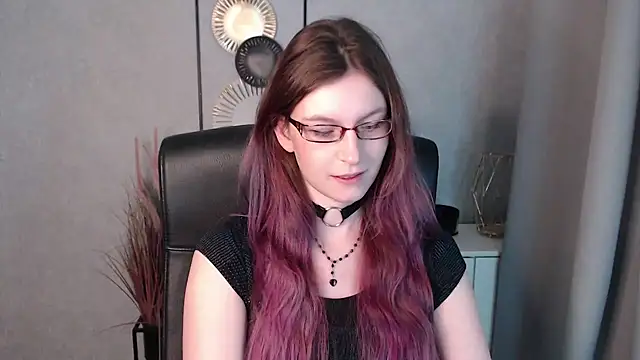 emmaxDelight online show from December 31, 2024, 6:27 am