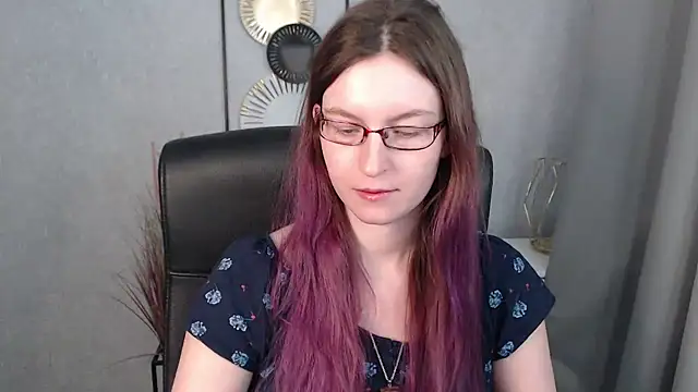 emmaxDelight online show from January 17, 2025, 10:11 am