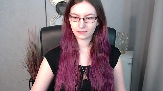 emmaxDelight online show from January 21, 2025, 8:19 am