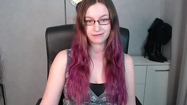 emmaxDelight online show from February 5, 2025, 10:08 am