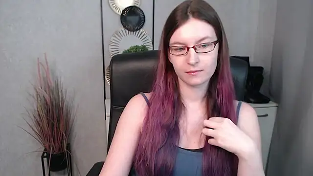 emmaxDelight online show from February 20, 2025, 10:16 am