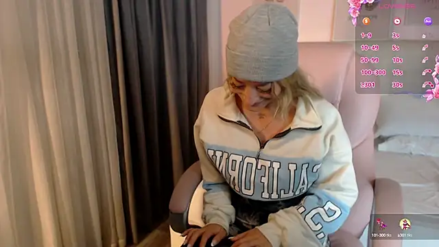 zoe jones13 online show from February 18, 2025, 3:21 am