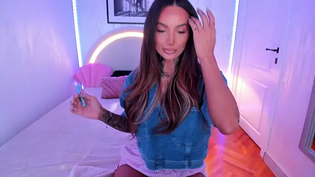 NatalyThorn88 online show from June 6, 2026, 4:39 am