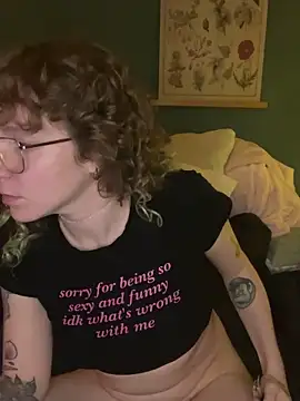 Snapshot of alt_cutie chatting on February 19, 2025, 11:36 pm alt cutie online show from February 19, 2025, 11:36 pm