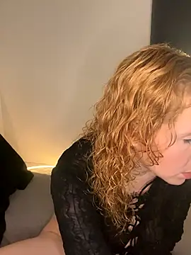 Snapshot of alt_cutie chatting on September 11, 2025, 5:46 pm alt cutie online show from September 11, 2025, 5:46 pm