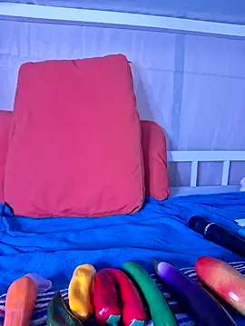 allinqueen online show from February 18, 2025, 1:33 pm