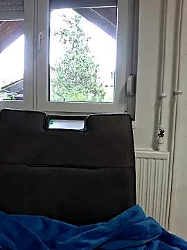 allinqueen online show from October 12, 2025, 10:03 am