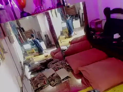 laye19 online show from January 31, 2025, 6:47 pm