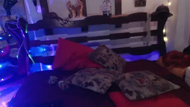 laye19 online show from February 15, 2025, 11:14 pm