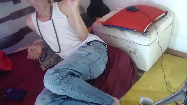 laye19 online show from February 20, 2025, 2:46 pm