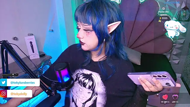 toky doll online show from September 25, 2025, 8:01 pm