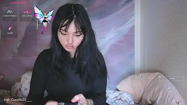 Coralie20  online show from October 27, 2025, 11:58 am