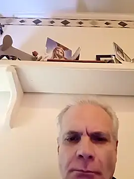 Snapshot of Hand69someguy chatting on December 14, 2024, 12:33 am Hand69someguy online show from December 14, 2024, 12:33 am