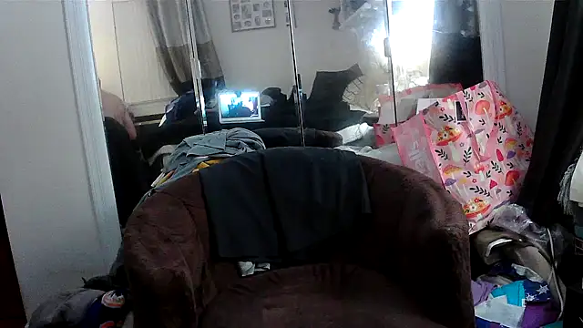 Hand69someguy online show from June 10, 2026, 4:34 am