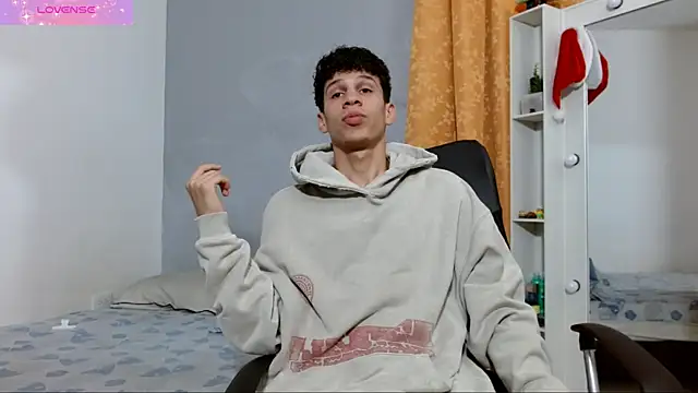 Snapshot of jeff_ross chatting on February 24, 2025, 9:09 pm jeff ross online show from February 24, 2025, 9:09 pm