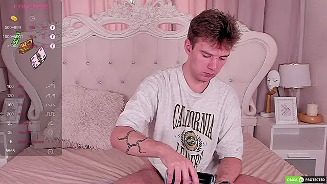 ArthurWhitee online show from September 20, 2025, 8:15 am