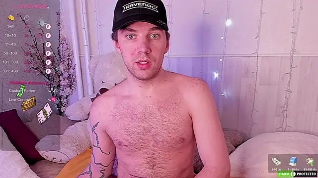 ArthurWhitee online show from November 5, 2025, 8:58 am