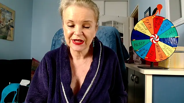 sexyjennyeu online show from December 18, 2024, 12:18 pm